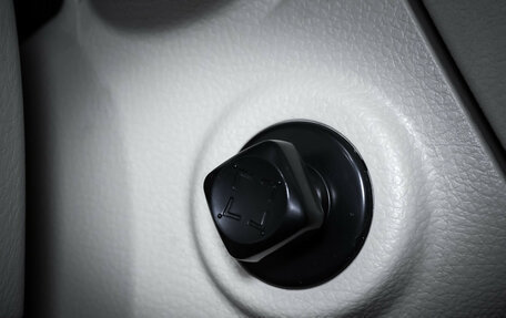 Nissan Patrol, 2012 год, 1 999 000 рублей, 24 фотография