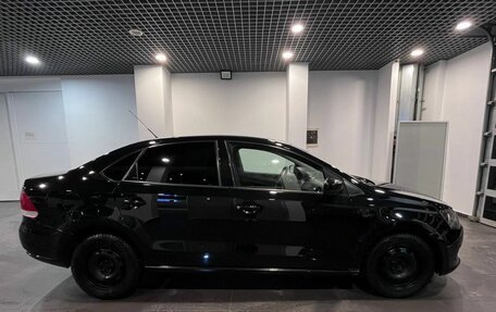 Volkswagen Polo VI (EU Market), 2011 год, 659 000 рублей, 2 фотография