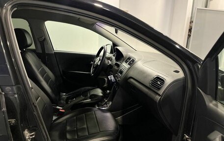 Volkswagen Polo VI (EU Market), 2011 год, 659 000 рублей, 24 фотография