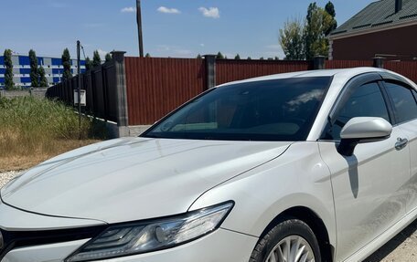 Toyota Camry, 2019 год, 3 300 000 рублей, 1 фотография