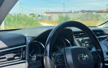 Toyota Camry, 2019 год, 3 300 000 рублей, 10 фотография