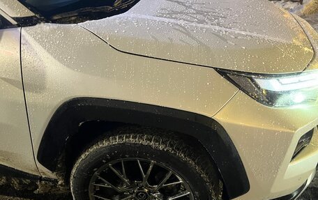 Toyota RAV4, 2024 год, 3 500 000 рублей, 10 фотография