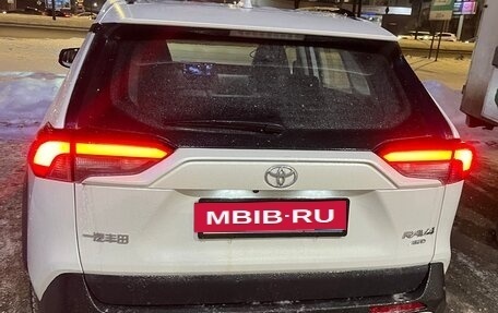 Toyota RAV4, 2024 год, 3 500 000 рублей, 2 фотография