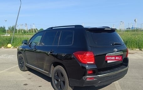 Toyota Highlander III, 2012 год, 1 780 000 рублей, 5 фотография