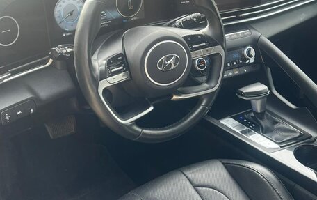 Hyundai Elantra, 2022 год, 1 980 000 рублей, 7 фотография