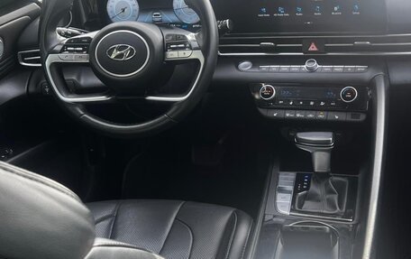 Hyundai Elantra, 2022 год, 1 980 000 рублей, 8 фотография