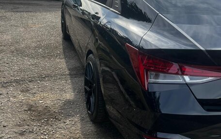 Hyundai Elantra, 2022 год, 1 980 000 рублей, 4 фотография