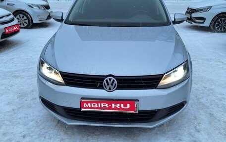 Volkswagen Jetta VI, 2013 год, 965 000 рублей, 1 фотография
