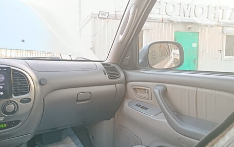 Toyota Sequoia II рестайлинг, 2001 год, 1 250 000 рублей, 19 фотография