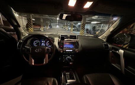 Toyota Land Cruiser Prado 150 рестайлинг 2, 2017 год, 3 800 000 рублей, 5 фотография
