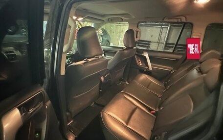 Toyota Land Cruiser Prado 150 рестайлинг 2, 2017 год, 3 800 000 рублей, 6 фотография