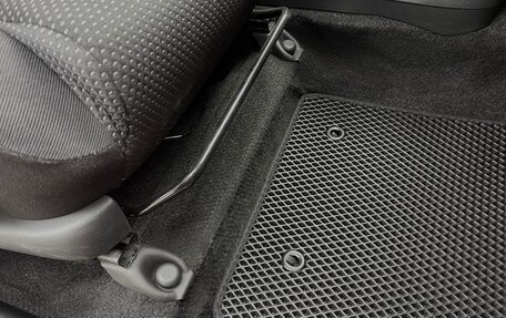 Toyota Ist II, 2003 год, 600 000 рублей, 10 фотография