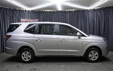 SsangYong Stavic, 2013 год, 1 449 000 рублей, 4 фотография