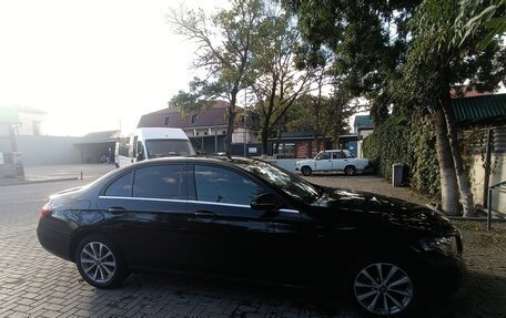 Mercedes-Benz E-Класс, 2019 год, 1 950 000 рублей, 8 фотография