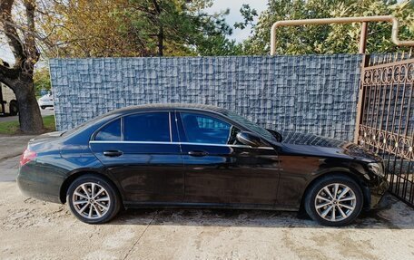 Mercedes-Benz E-Класс, 2019 год, 1 950 000 рублей, 2 фотография