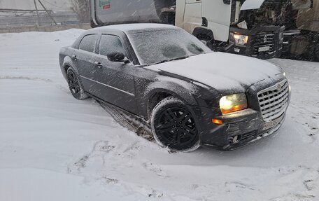 Chrysler 300C II, 2004 год, 880 000 рублей, 7 фотография