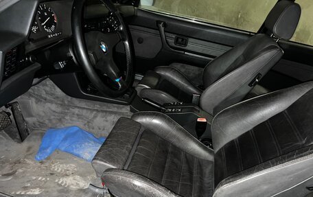BMW 6 серия, 1987 год, 5 507 000 рублей, 27 фотография