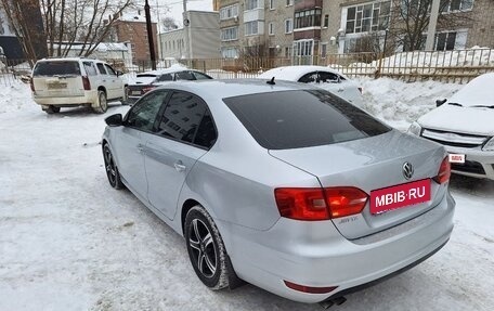 Volkswagen Jetta VI, 2013 год, 965 000 рублей, 2 фотография