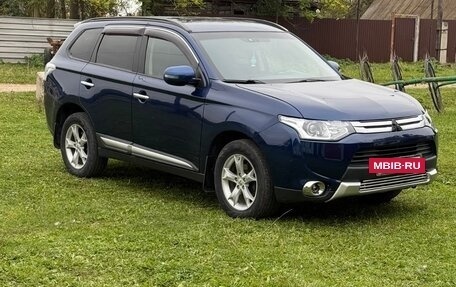 Mitsubishi Outlander III рестайлинг 3, 2013 год, 1 250 000 рублей, 6 фотография