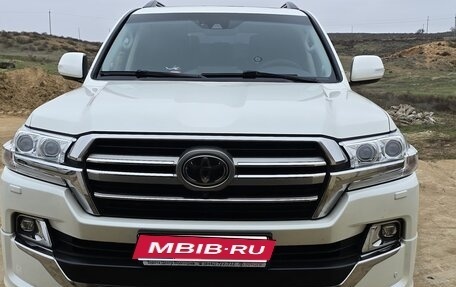 Toyota Land Cruiser 200, 2018 год, 7 500 000 рублей, 1 фотография