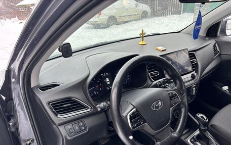 Hyundai Solaris II рестайлинг, 2022 год, 1 450 000 рублей, 6 фотография