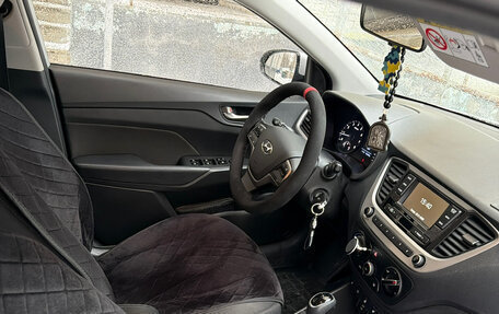 Hyundai Solaris II рестайлинг, 2018 год, 1 390 000 рублей, 3 фотография