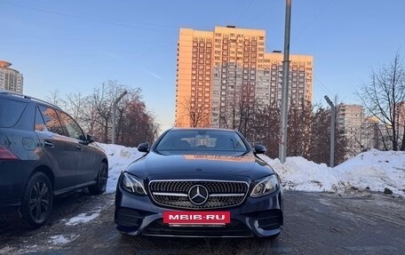Mercedes-Benz E-Класс, 2019 год, 3 100 000 рублей, 4 фотография
