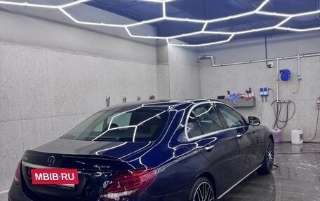 Mercedes-Benz E-Класс, 2019 год, 3 100 000 рублей, 10 фотография