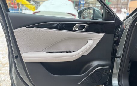 Geely Emgrand, 2025 год, 1 990 000 рублей, 21 фотография