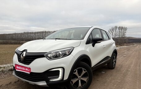 Renault Kaptur I рестайлинг, 2019 год, 1 030 000 рублей, 1 фотография