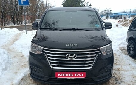 Hyundai H-1 II рестайлинг, 2021 год, 3 099 999 рублей, 2 фотография