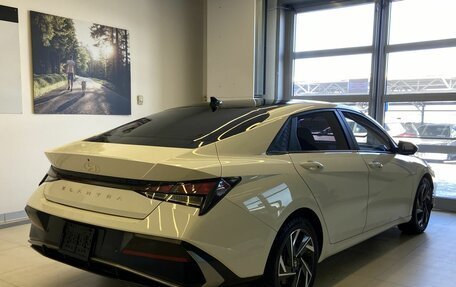 Hyundai Elantra, 2023 год, 2 300 000 рублей, 5 фотография