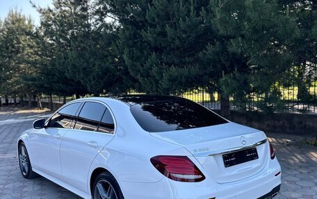 Mercedes-Benz E-Класс, 2016 год, 2 850 000 рублей, 5 фотография