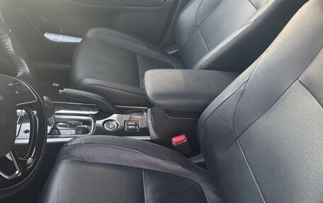 Mitsubishi Outlander III рестайлинг 3, 2017 год, 2 050 000 рублей, 11 фотография