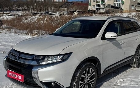 Mitsubishi Outlander III рестайлинг 3, 2017 год, 2 050 000 рублей, 6 фотография