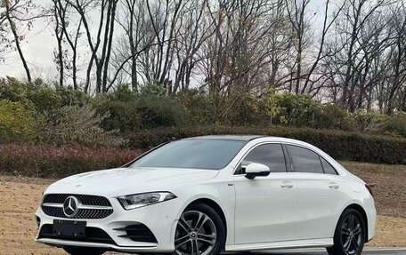 Mercedes-Benz A-Класс, 2021 год, 2 400 000 рублей, 1 фотография