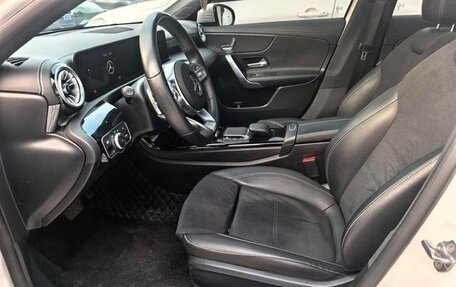 Mercedes-Benz A-Класс, 2021 год, 2 400 000 рублей, 7 фотография