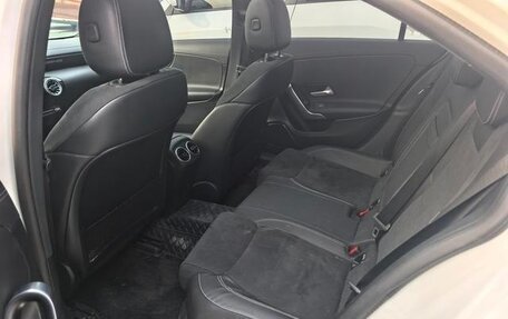 Mercedes-Benz A-Класс, 2021 год, 2 400 000 рублей, 8 фотография