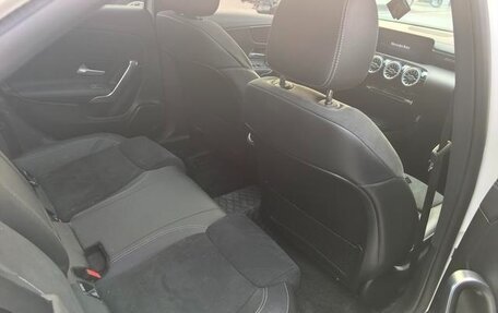 Mercedes-Benz A-Класс, 2021 год, 2 400 000 рублей, 10 фотография