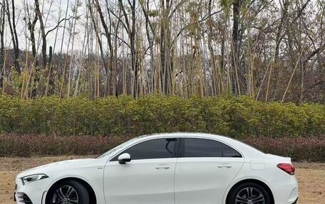 Mercedes-Benz A-Класс, 2021 год, 2 400 000 рублей, 3 фотография