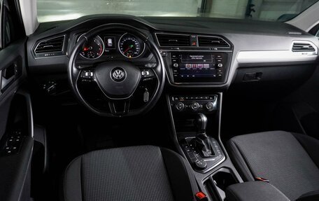 Volkswagen Tiguan II, 2019 год, 2 290 000 рублей, 6 фотография