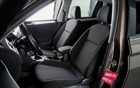 Volkswagen Tiguan II, 2019 год, 2 290 000 рублей, 10 фотография