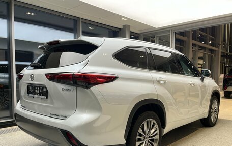 Toyota Highlander, 2025 год, 5 999 000 рублей, 23 фотография