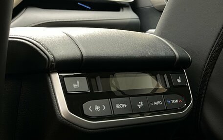 Toyota Highlander, 2025 год, 5 999 000 рублей, 27 фотография