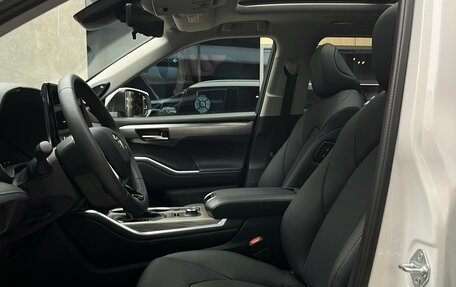 Toyota Highlander, 2025 год, 5 999 000 рублей, 31 фотография