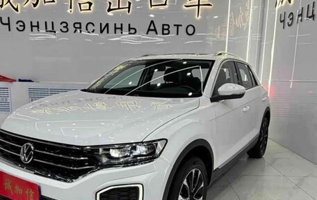 Volkswagen T-Roc I, 2022 год, 1 298 000 рублей, 1 фотография