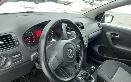 Volkswagen Polo VI (EU Market), 2012 год, 750 000 рублей, 10 фотография