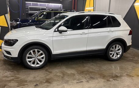 Volkswagen Tiguan II, 2017 год, 2 180 000 рублей, 2 фотография