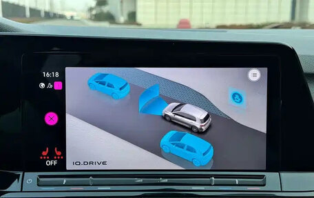 Volkswagen Golf VIII, 2022 год, 1 750 004 рублей, 19 фотография