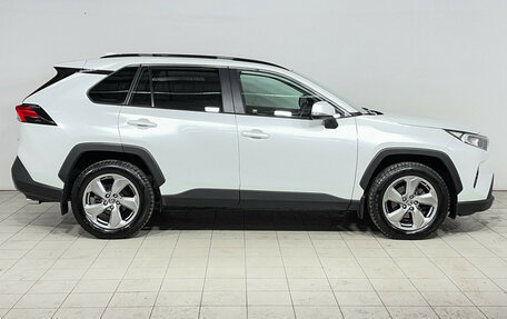 Toyota RAV4, 2021 год, 3 950 000 рублей, 4 фотография